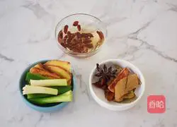 Mutton stewed in radish soup Practice illustration 4