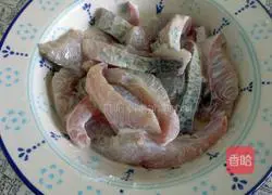 Illustration of how to make sweet and sour fish cubes 2