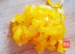 Illustration of how to use golden needle ribbons to welcome the New Year 4