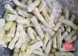 Illustration of how to make crab roe and beans 1