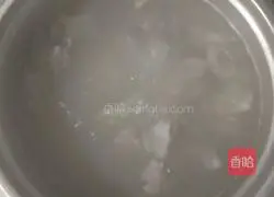 Illustration of how to make pork offal soup 4