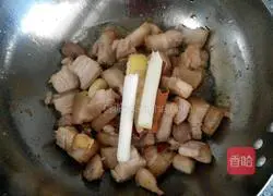 Illustration of how to make beer braised pork 6