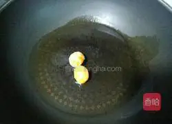 Illustration of how to make egg yolk baked crab 10