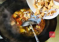 Illustration of how to make braised mutton splint 4