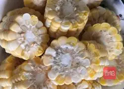 Illustration of how to make carrot, corn, yam and pork ribs soup 6