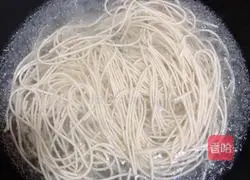 Illustration of how to make duck liver mushroom noodle soup 10