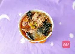 Illustration of how to make fungus, pickled cabbage, vermicelli and old duck soup 20