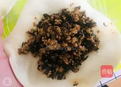 Illustration of how to make prunes, vegetable and meat buns 13