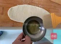 Illustration of how to make colorful flower rolls 4