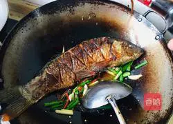 Illustration of home-style braised fish 8