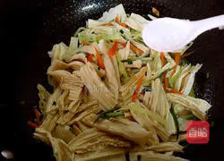 Illustration of how to stir-fry yuba 8