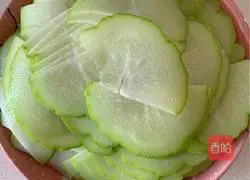 Illustration of how to make chayote scrambled eggs 1