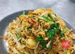 Illustration of fried instant noodles 7