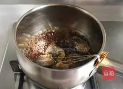 Illustration of how to make the popular #鸳鸯 Pearl Milk Tea#1