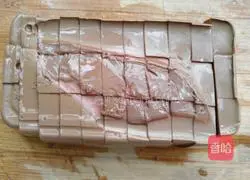 Illustration of how to make duck blood and loofah soup 4