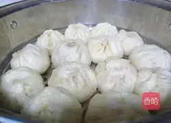 Pork and green onion stuffed dumplings Illustration of how to make a bag 14