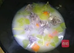 Illustration of how to make pork ribs and winter melon soup 5