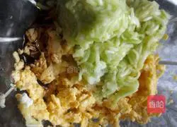 Illustration of how to make zucchini and egg buns 7