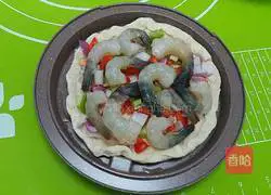 Prawn cheese Illustration of how to make pizza 8