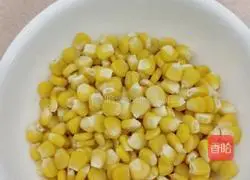 Illustration of how to make egg and ham pancakes 1