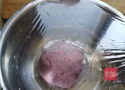 Illustration of how to make butterfly noodles 4