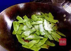 Illustration of how to make lentil braised noodles 11