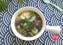 Illustration of how to make seaweed and egg drop soup 8