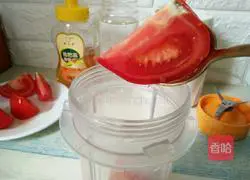 Illustration of how to make tomato honey juice 4