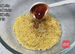 Illustration of how to make fried instant noodles 4