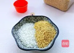 Illustration of how to make stomach-nourishing apple rice cereal 2