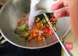 Illustration of how to make fried noodles 10