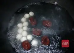 Illustration of how to make purple rice and red date dumplings 11