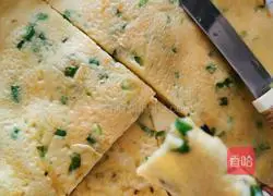 Illustration of how to make fragrant scallion pancakes 10