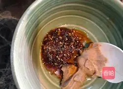 Illustration of how to make Korean cold noodles 1