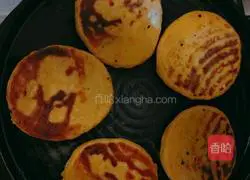 Illustration of how to make yeast pumpkin cakes 11