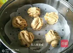 Illustration of steaming rolls with sweet potato and whole grains 11