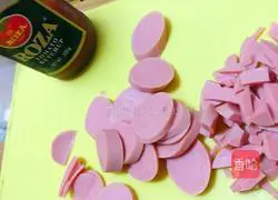 Illustration of how to make sausage and tomato pasta 2