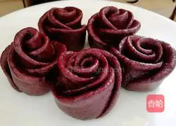 Illustration of how to make mulberry pomace and rose flower steamed buns 5