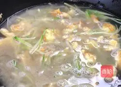 Illustration of how to make radish and egg noodle soup 6