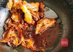 Illustration of how to make spinach and chicken noodles 1