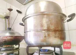 Illustration of how to make spinach steamed buns 21