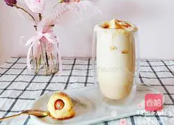 Illustration of how to make caramel ice cream latte 12