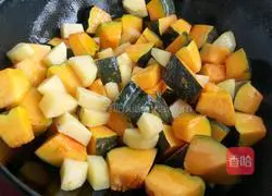 Illustration of how to make pumpkin stewed with potatoes 2