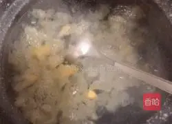 Illustration of how to make Tremella and Lotus Seed Soup 3