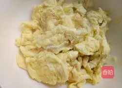 Illustration of how to make scrambled eggs with tomatoes 10