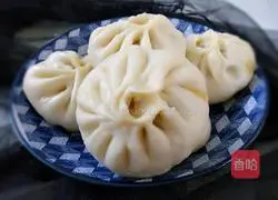 Illustration of how to make vermicelli and vegetable buns 10