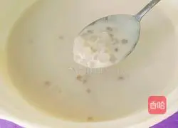 Illustration of how to make strawberry, orange, milk and sago 9