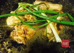 Illustration of braised wing root 10