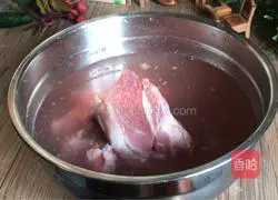 Illustration of how to make pork belly and winter melon soup 1