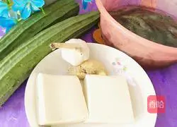 Luffa and Shrimp Illustration of how to make tofu soup 1